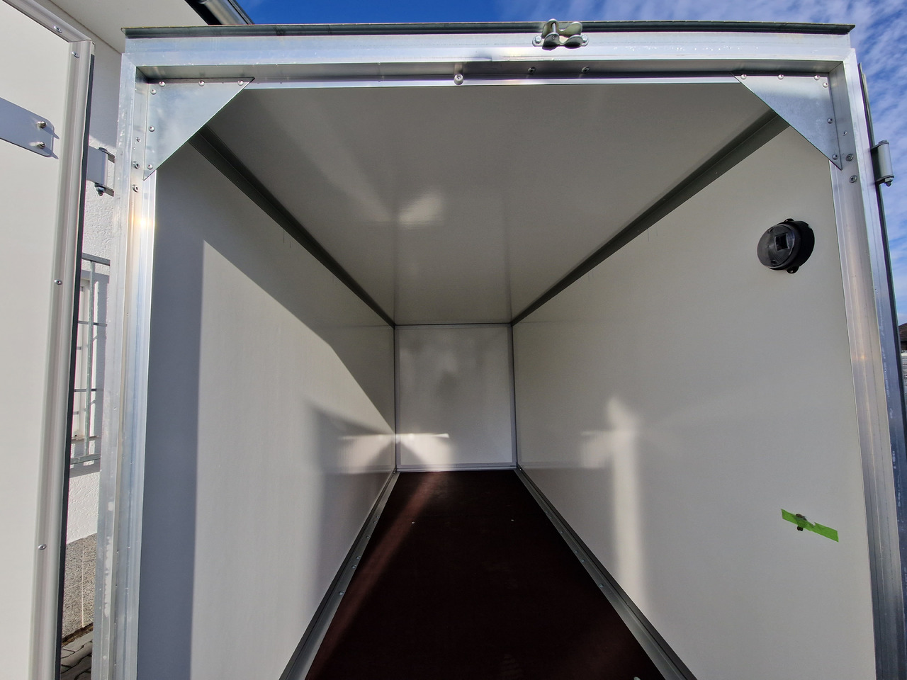 WM Meyer Koffer AZ 2040/151 S35 401x151x185cm (XL) 2000kg - Varevogn påhængsvogn: billede 4 WM Meyer Koffer AZ 2040/151 S35 401x151x185cm (XL) 2000kg - Varevogn påhængsvogn: billede 4