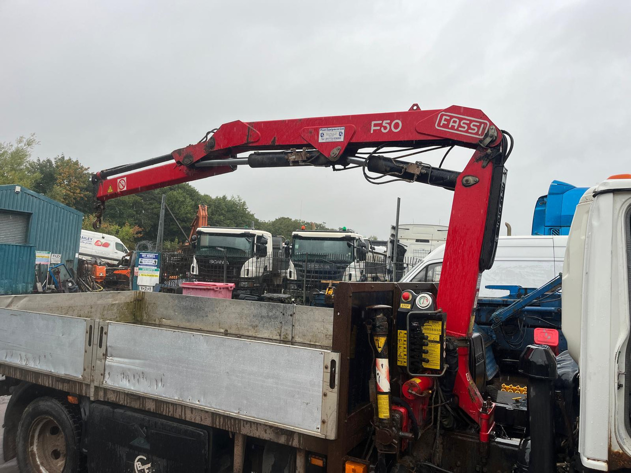 Lastbil med lad, Lastbil med kran Isuzu NQR 70: billede 8 Lastbil med lad, Lastbil med kran Isuzu NQR 70: billede 8