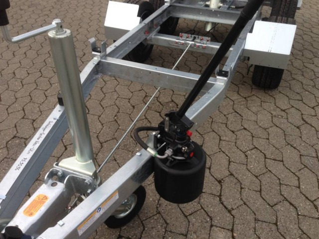 Humbaur HUK 273117 Heckkipper 2,7 t. 3140 x 1750 x 300 mm, E-Pumpe - Tipvogn påhængsvogn: billede 4 Humbaur HUK 273117 Heckkipper 2,7 t. 3140 x 1750 x 300 mm, E-Pumpe - Tipvogn påhængsvogn: billede 4