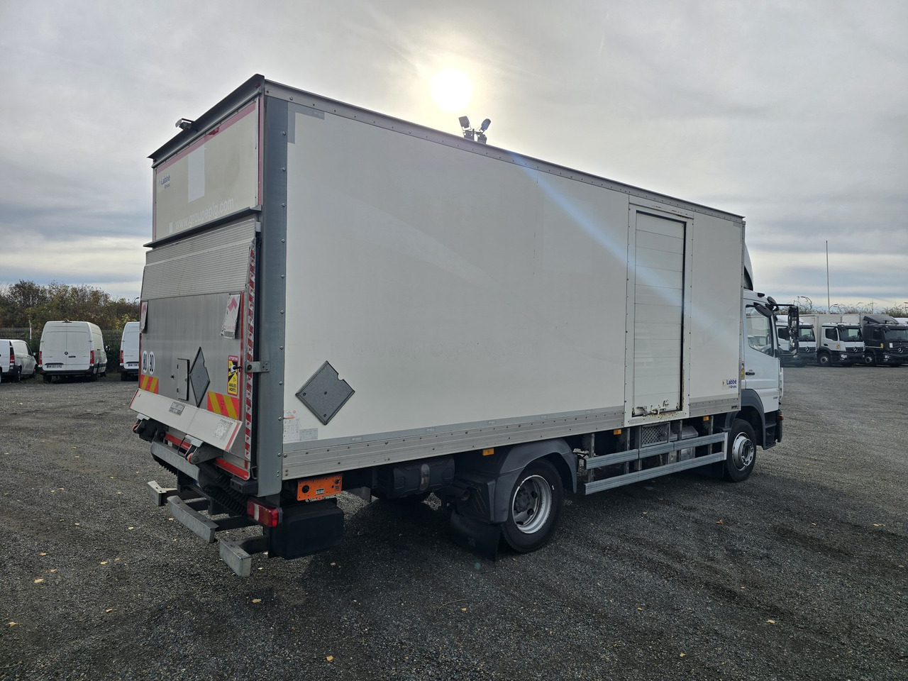 MERCEDES-BENZ Atego 1218 - Box - LIFT - SIDE DOOR - ADR - Lastbil varevogn: billede 4 MERCEDES-BENZ Atego 1218 - Box - LIFT - SIDE DOOR - ADR - Lastbil varevogn: billede 4