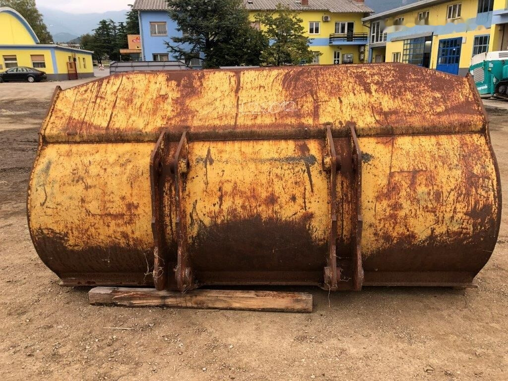 Loader bucket 2350 mm for Volvo BM4600 - Læsseskovl: billede 4 Loader bucket 2350 mm for Volvo BM4600 - Læsseskovl: billede 4