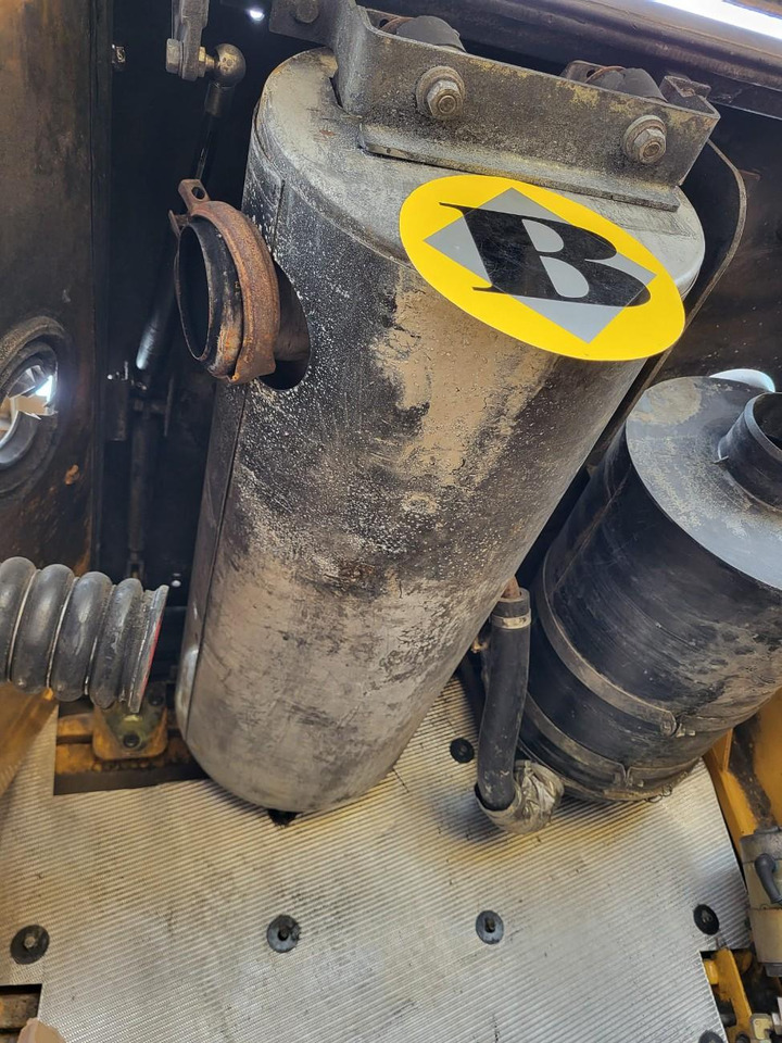 Volvo silencer - Reservedel for Læssemaskine: billede 4 Volvo silencer - Reservedel for Læssemaskine: billede 4