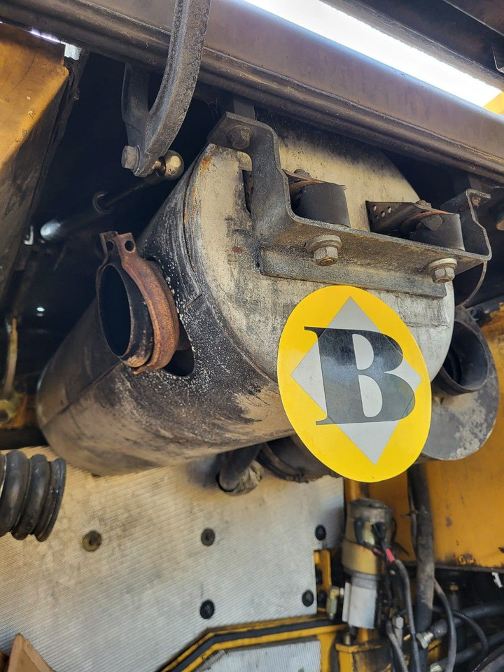 Volvo silencer - Reservedel for Læssemaskine: billede 1 Volvo silencer - Reservedel for Læssemaskine: billede 1