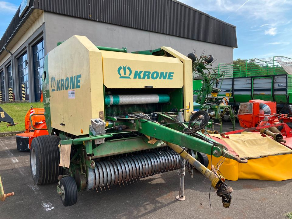 Krone Rundballenpresse VP 1500 MC Schneidwerk Netzbindung - Rundballepresse: billede 1 Krone Rundballenpresse VP 1500 MC Schneidwerk Netzbindung - Rundballepresse: billede 1