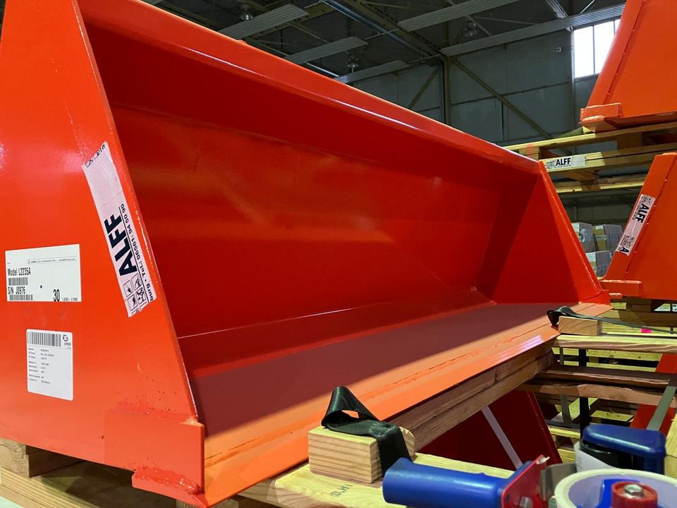 Schaufel Skid Steer 1,80m für Bobcat, Kubota, Solis, Branson - Læsseskovl: billede 1 Schaufel Skid Steer 1,80m für Bobcat, Kubota, Solis, Branson - Læsseskovl: billede 1