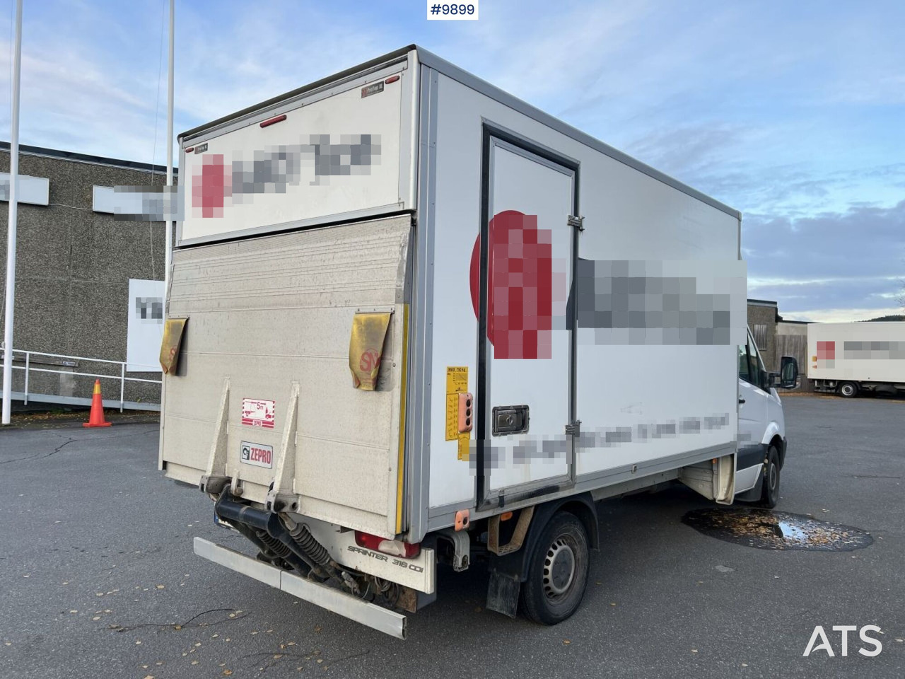 Mercedes Benz Sprinter Skåpbil med bakgavellyft - Varebil med kasse: billede 3 Mercedes Benz Sprinter Skåpbil med bakgavellyft - Varebil med kasse: billede 3