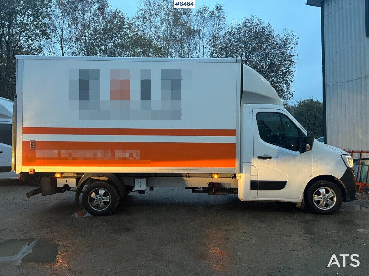 Renault master with tail lift - Varebil med kasse: billede 2 Renault master with tail lift - Varebil med kasse: billede 2