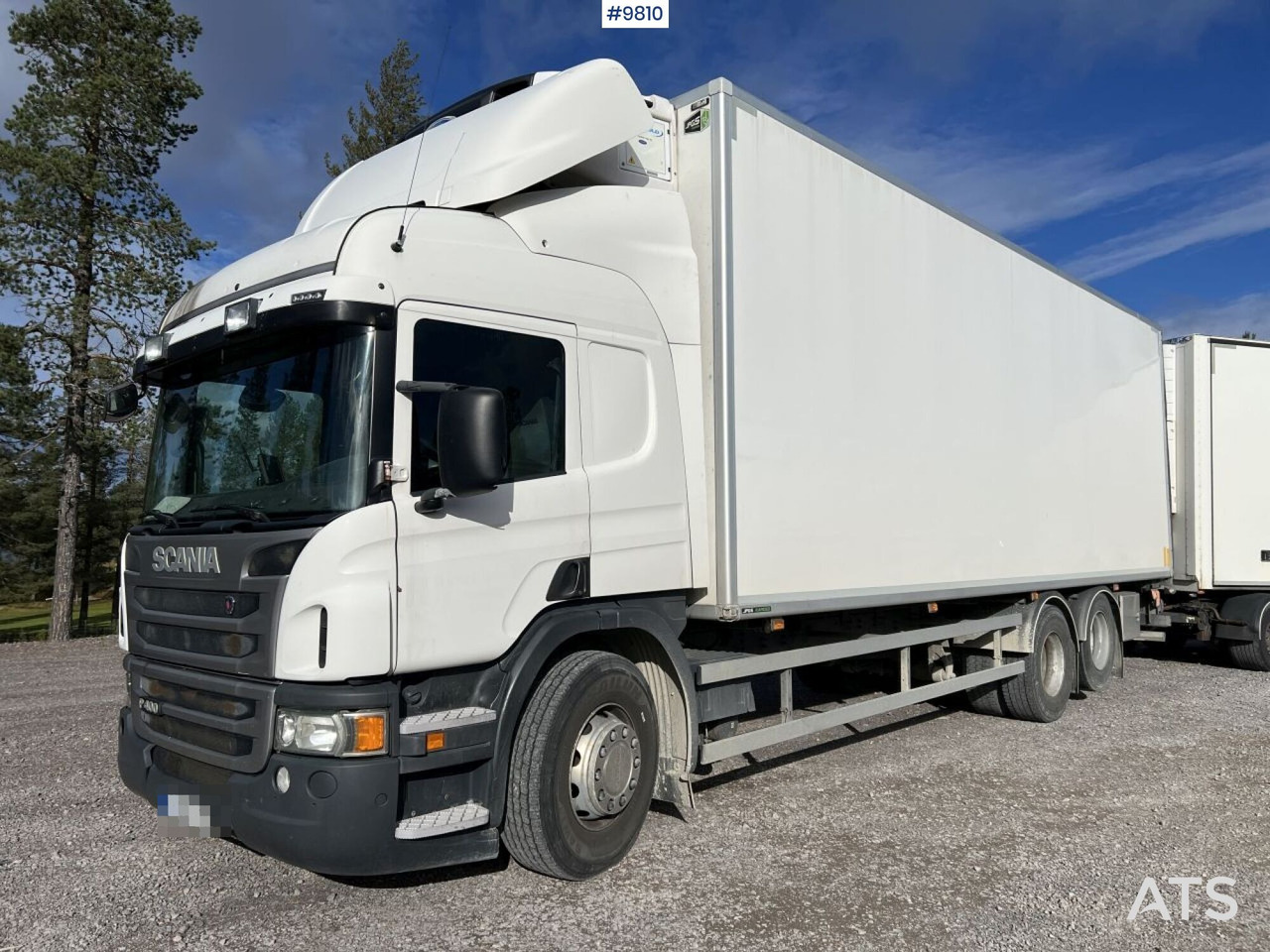 Scania P400 Box truck with tail lift - Lastbil varevogn: billede 1 Scania P400 Box truck with tail lift - Lastbil varevogn: billede 1