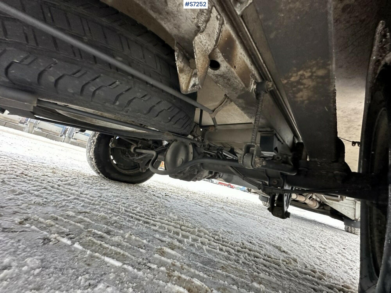 Varebil med kasse Sprinter box truck Mercedes Benz  with Tailgate lift: billede 13