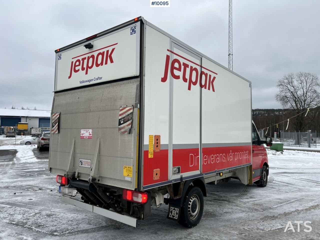 VOLKSWAGEN CRAFTER with tailgate lift - Varebil med kasse: billede 4 VOLKSWAGEN CRAFTER with tailgate lift - Varebil med kasse: billede 4