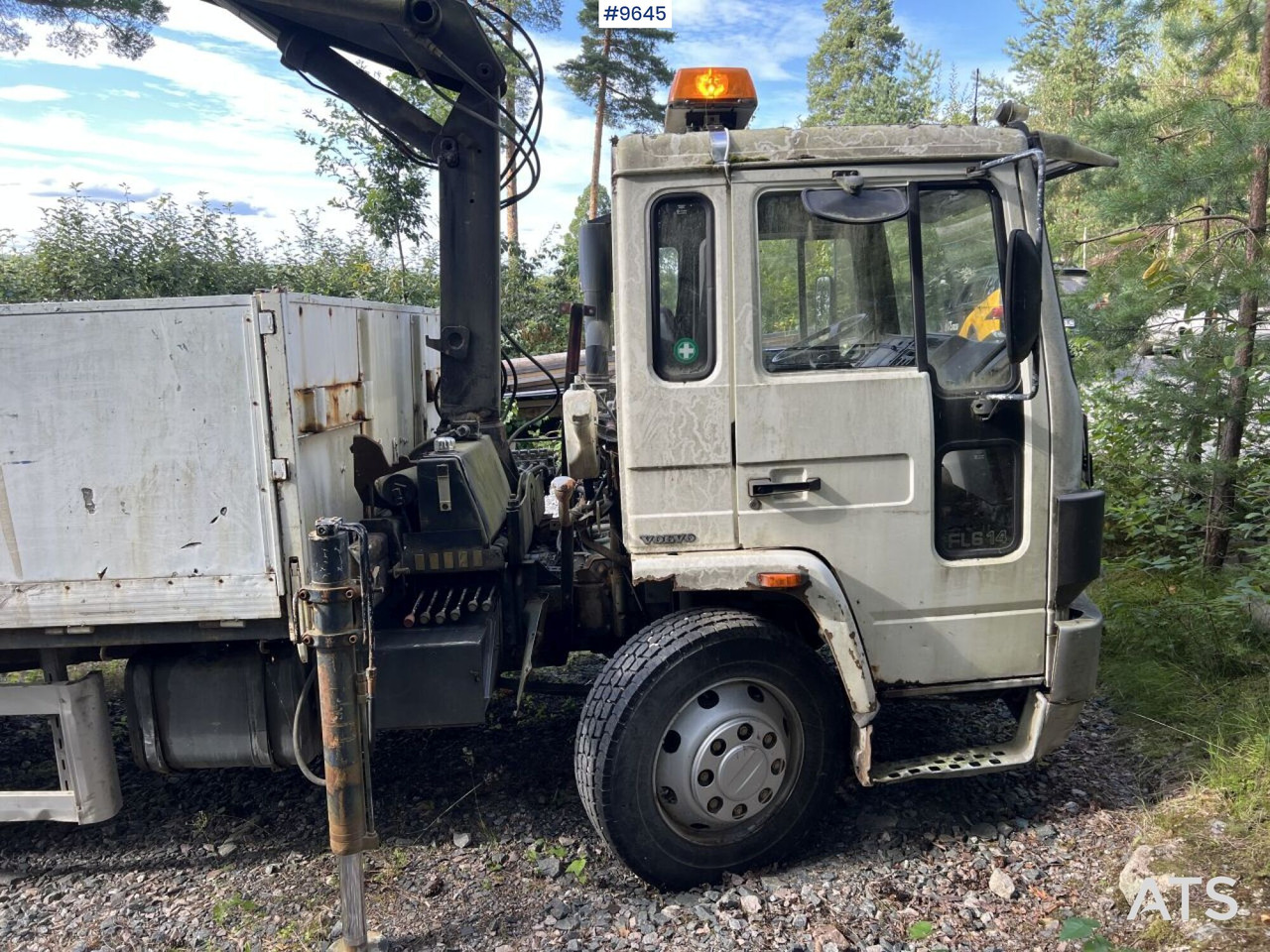 Volvo FL 614 4X2 Crane truck Repair object (VIDEO) - Lastbil med lad, Lastbil med kran: billede 4 Volvo FL 614 4X2 Crane truck Repair object (VIDEO) - Lastbil med lad, Lastbil med kran: billede 4