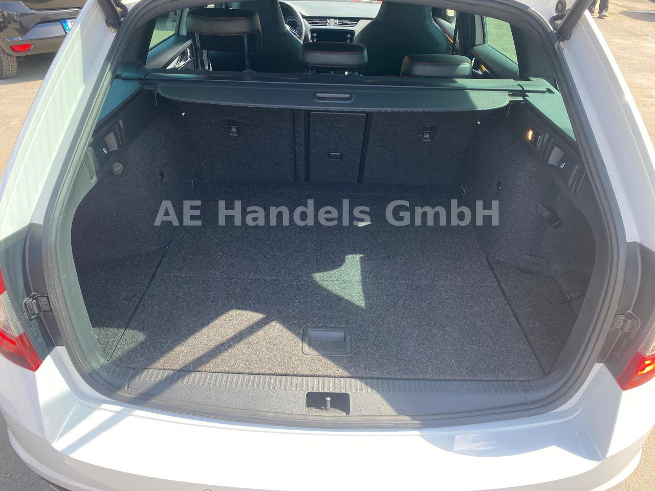 Skoda Octavia VRS Kombi 2.0 TDI *ACC/PDC/LED/1.Hand/HU - Stationcar: billede 5 Skoda Octavia VRS Kombi 2.0 TDI *ACC/PDC/LED/1.Hand/HU - Stationcar: billede 5