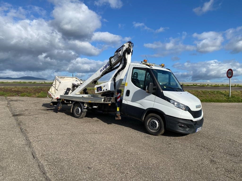 Iveco DAILY 35-140S / 2.3 Multijet 136-OIL&STEEL - Lastbil med mandskabslift: billede 4 Iveco DAILY 35-140S / 2.3 Multijet 136-OIL&STEEL - Lastbil med mandskabslift: billede 4