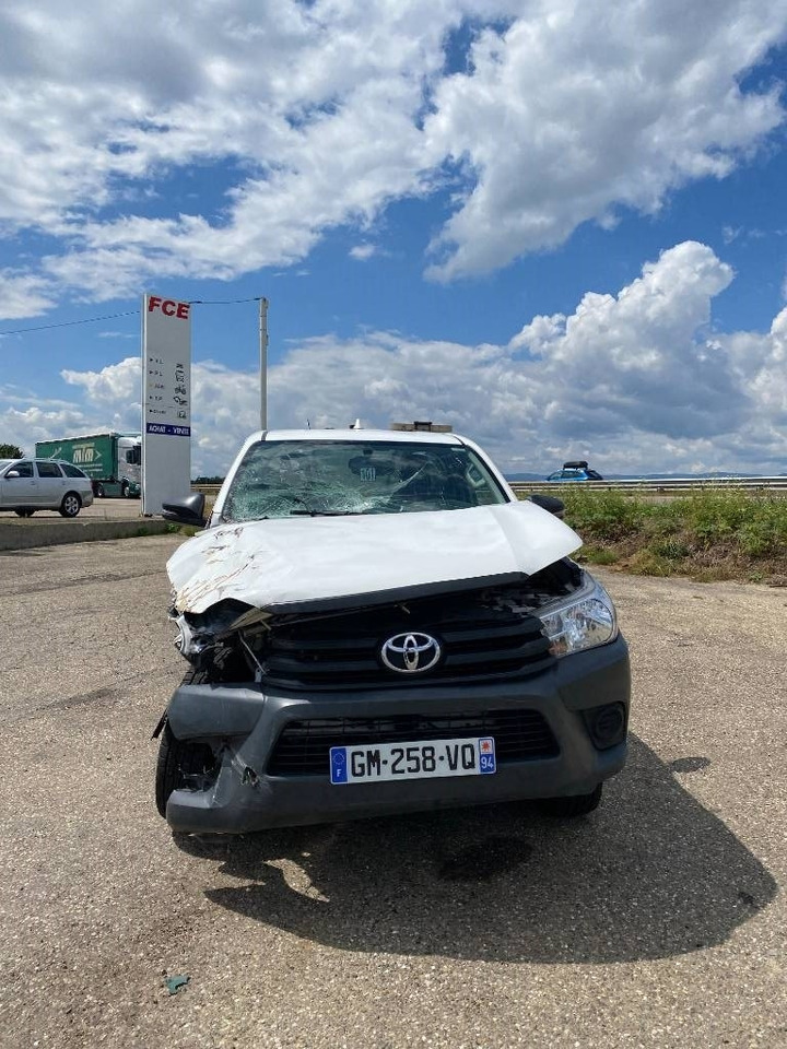 Toyota HILUX 2.4 D4D /MINIMAX COMBINE LONGWAY endommagé - Slamsugemaskine: billede 2 Toyota HILUX 2.4 D4D /MINIMAX COMBINE LONGWAY endommagé - Slamsugemaskine: billede 2