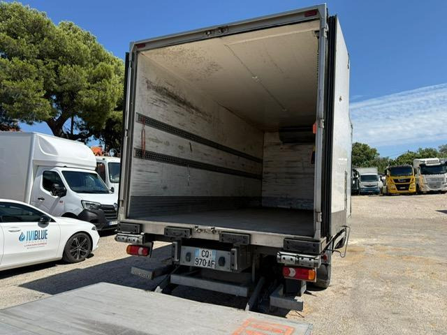 Iveco 120E22 CAISSE FRIGO HAYON - Kølevogn lastbil: billede 2 Iveco 120E22 CAISSE FRIGO HAYON - Kølevogn lastbil: billede 2