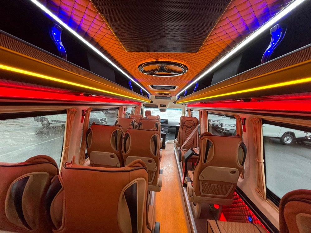 Leje en Mercedes Sprinter 519 CDI 2.2L Diesel Automatic VIP Mercedes Sprinter 519 CDI 2.2L Diesel Automatic VIP: billede 9