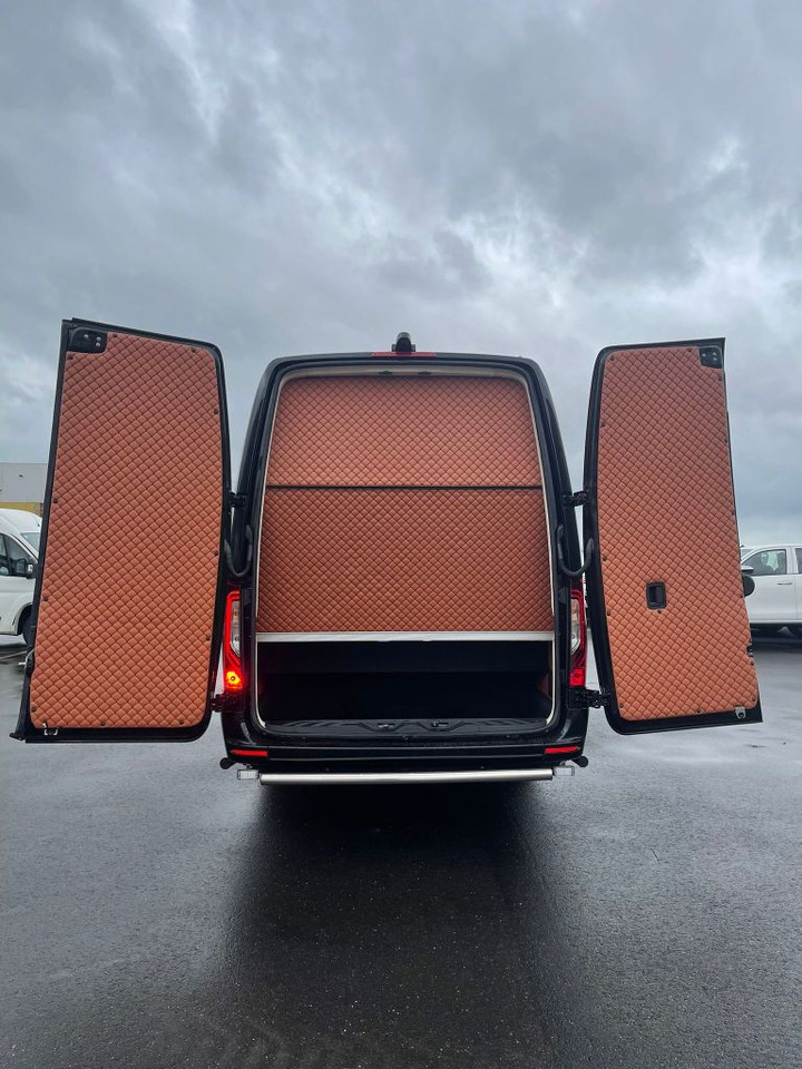 Leje en Mercedes Sprinter 519 CDI 2.2L Diesel Automatic VIP Mercedes Sprinter 519 CDI 2.2L Diesel Automatic VIP: billede 12