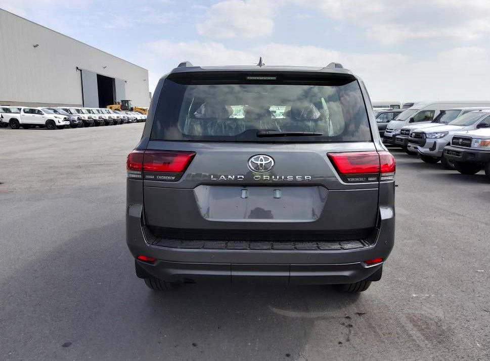 Toyota Land Cruiser 300 V6 VXR ZX 7 SEATERS / PLACES 3.5L Petrol Automatic AEOB - SUV: billede 4 Toyota Land Cruiser 300 V6 VXR ZX 7 SEATERS / PLACES 3.5L Petrol Automatic AEOB - SUV: billede 4