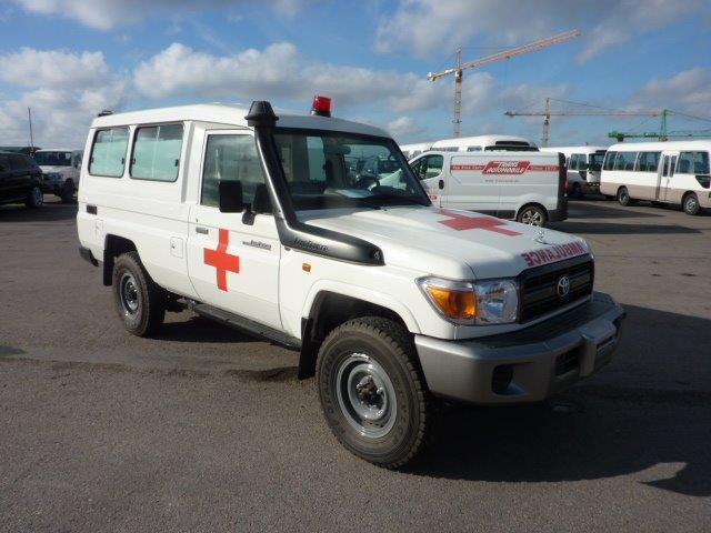 Toyota Land Cruiser 78 Metal top hzj 78 ambulance 4.2L Diesel Manual - SUV: billede 2 Toyota Land Cruiser 78 Metal top hzj 78 ambulance 4.2L Diesel Manual - SUV: billede 2