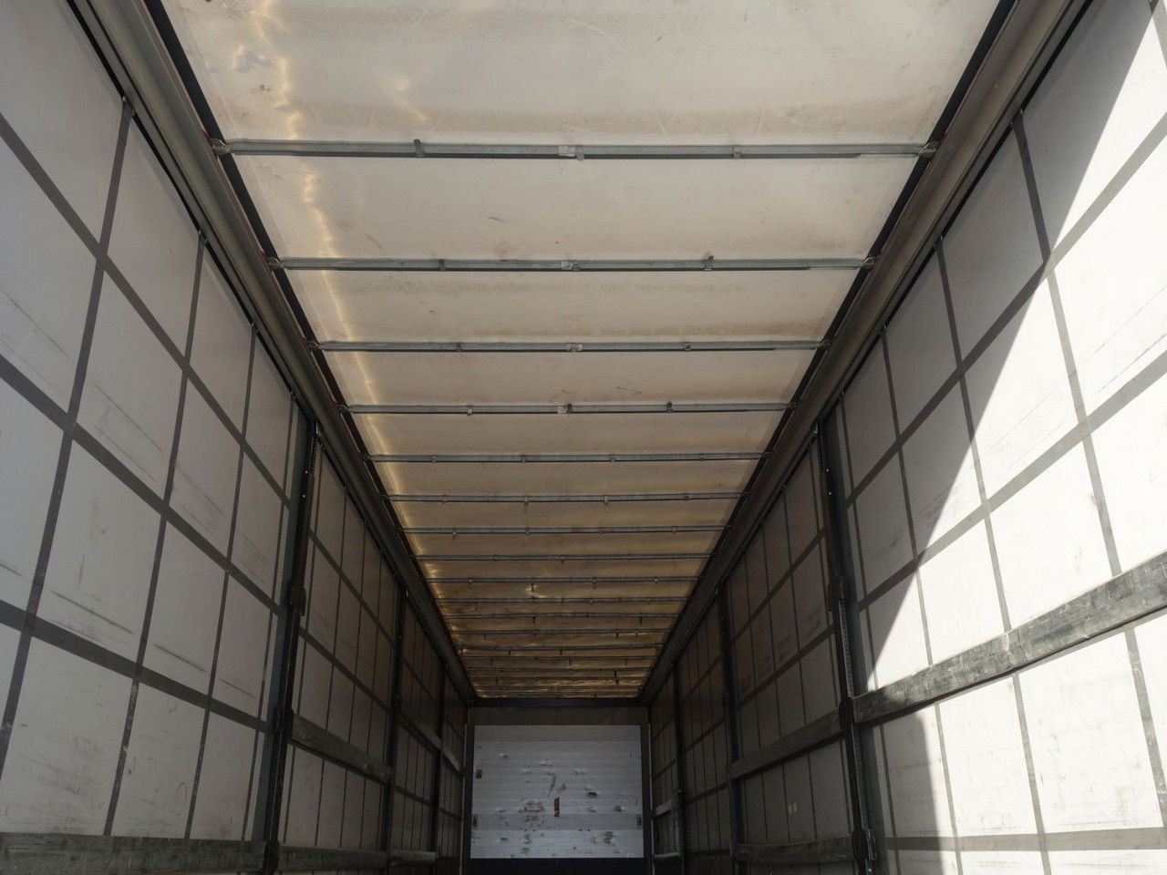 Gardintrailer Schwarzmüller SPA 3/E Standard, 1 Achse, SAF SPA 3/E Standard, 1 Achse, SAF: billede 7 Gardintrailer Schwarzmüller SPA 3/E Standard, 1 Achse, SAF SPA 3/E Standard, 1 Achse, SAF: billede 7