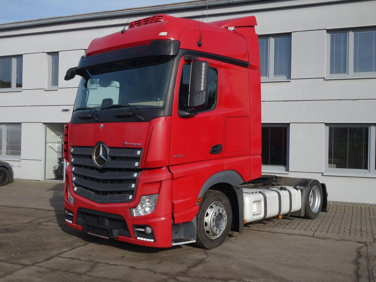 Mercedes-Benz Actros 1845 Lsnrl, Lowdeck, Standklima, 2 Stk. - Trækker: billede 2 Mercedes-Benz Actros 1845 Lsnrl, Lowdeck, Standklima, 2 Stk. - Trækker: billede 2