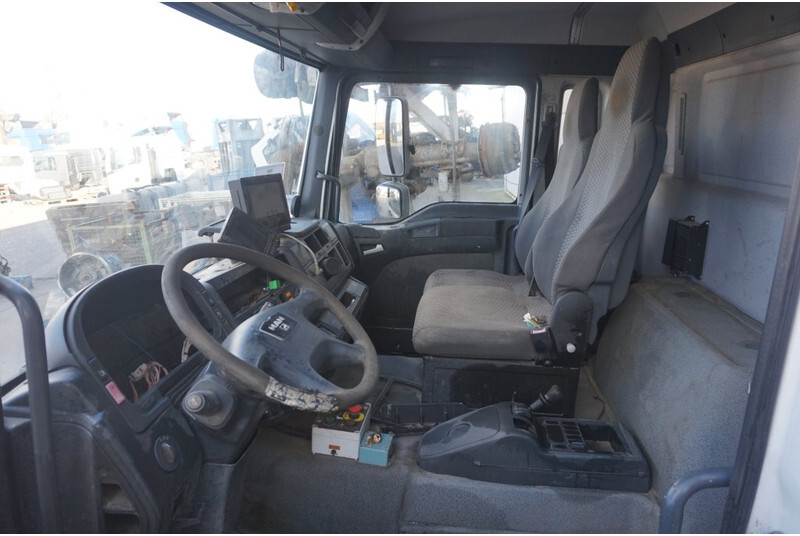 MAN F99L17 TGA 81.60000-7838 - Førerhus og interiør for Lastbil: billede 5 MAN F99L17 TGA 81.60000-7838 - Førerhus og interiør for Lastbil: billede 5