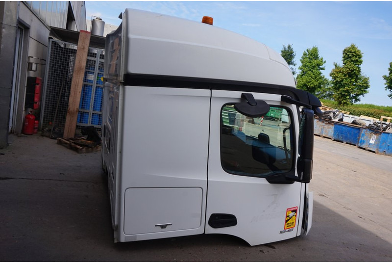 Mercedes-Benz L-STREAMSPACE 2.3MM 320 TUNNEL - Førerhus og interiør for Lastbil: billede 3 Mercedes-Benz L-STREAMSPACE 2.3MM 320 TUNNEL - Førerhus og interiør for Lastbil: billede 3