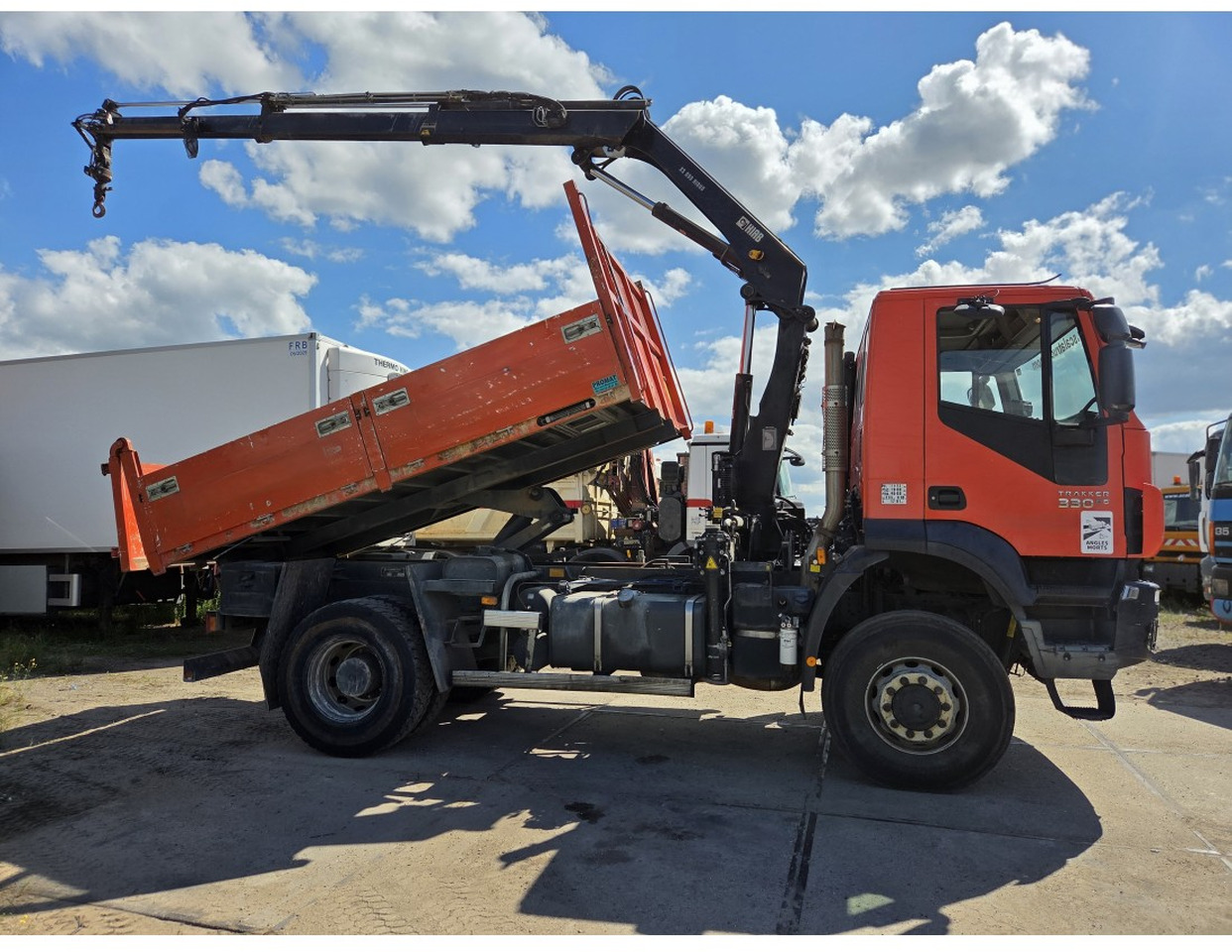IVECO TRAKKER 330 AD190T33 4X4 TIPPER CRANE HIAB 099 ES-2 - Tipvogn lastbil, Lastbil med kran: billede 3 IVECO TRAKKER 330 AD190T33 4X4 TIPPER CRANE HIAB 099 ES-2 - Tipvogn lastbil, Lastbil med kran: billede 3