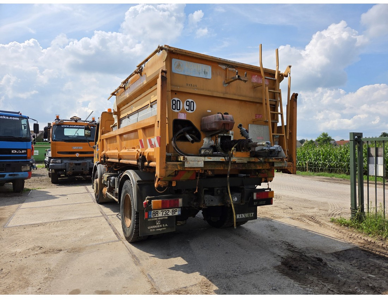 Renault Premium 300 4x2 Tipper Gritter Manual Gearbox Mechanical pump Pomp - Tipvogn lastbil: billede 4 Renault Premium 300 4x2 Tipper Gritter Manual Gearbox Mechanical pump Pomp - Tipvogn lastbil: billede 4