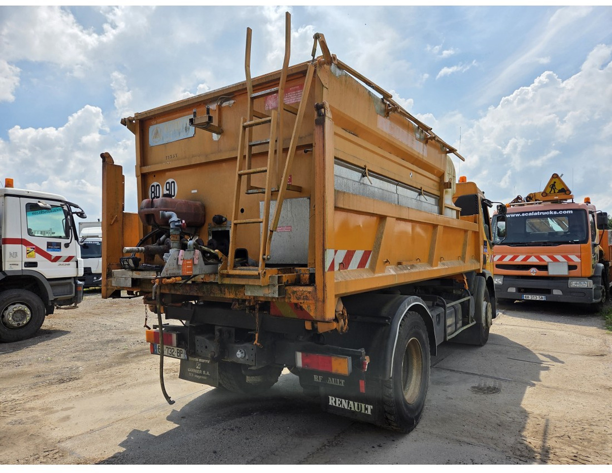 Renault Premium 300 4x2 Tipper Gritter Manual Gearbox Mechanical pump Pomp - Tipvogn lastbil: billede 2 Renault Premium 300 4x2 Tipper Gritter Manual Gearbox Mechanical pump Pomp - Tipvogn lastbil: billede 2