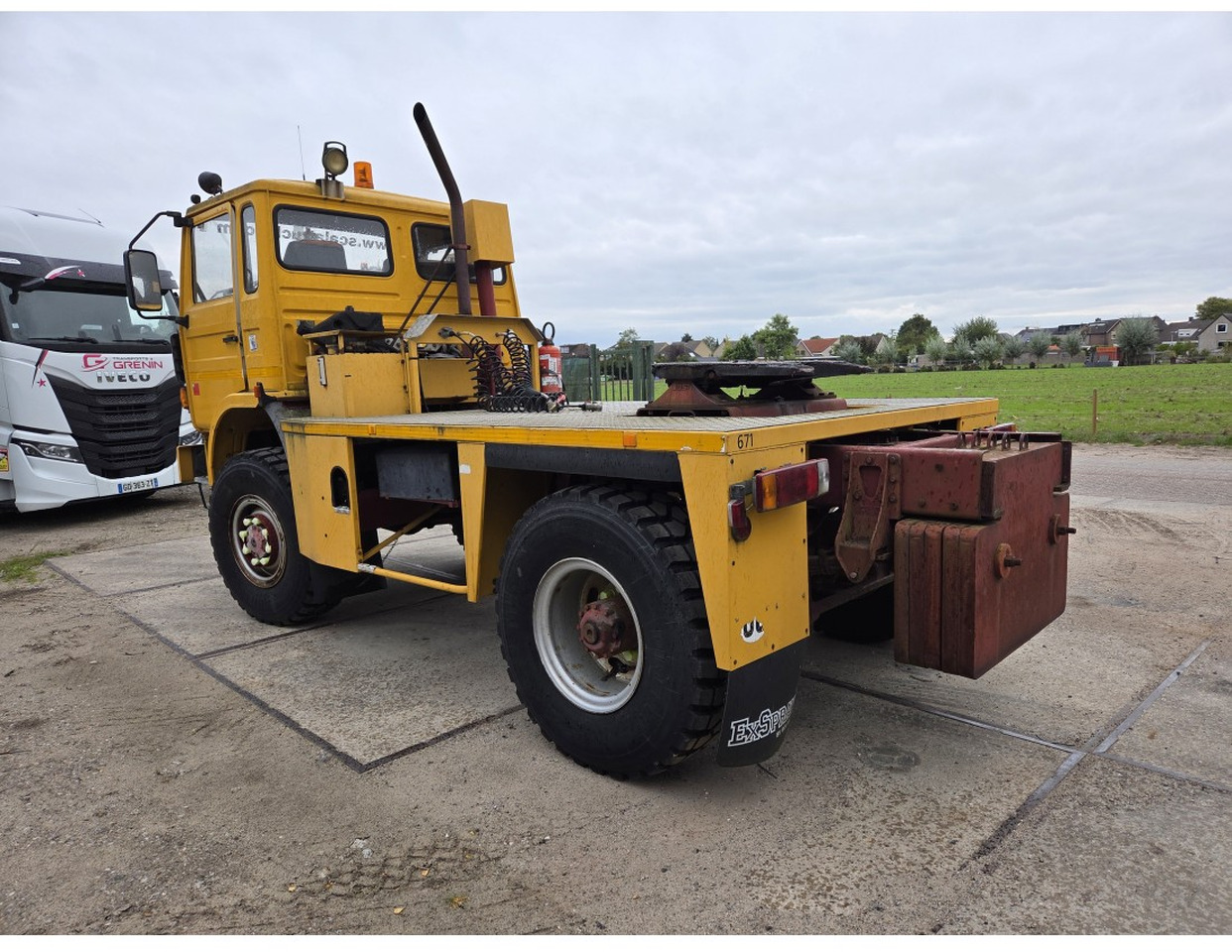 RENAULT M170 4x4 TRACTOR UNIT FULL SPRING SUSPENSION VERY LOW MILEAGE - Trækker: billede 4 RENAULT M170 4x4 TRACTOR UNIT FULL SPRING SUSPENSION VERY LOW MILEAGE - Trækker: billede 4