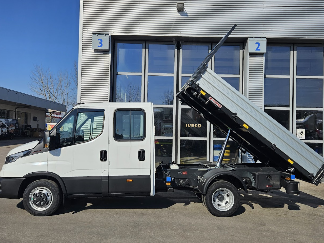 IVECO Daily 35C16H3.0 D - Ladbil med tip, Mandskabsbil: billede 5 IVECO Daily 35C16H3.0 D - Ladbil med tip, Mandskabsbil: billede 5