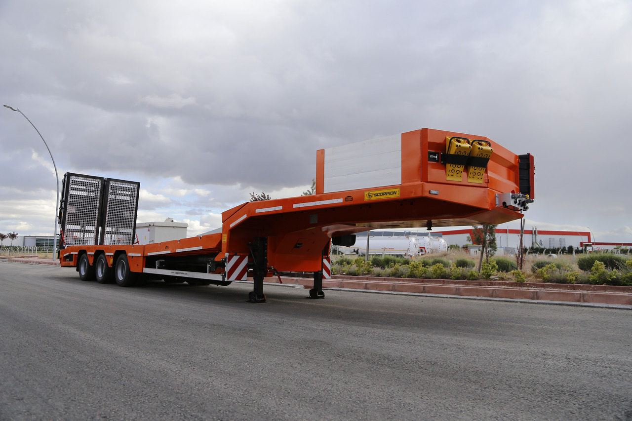 Scorpion Trailer SCORPION TRAILER 3 AXLE LOWBED SEMI TRAILER (CUSTOMIZED) - Nedbygget platform sættevogn: billede 1 Scorpion Trailer SCORPION TRAILER 3 AXLE LOWBED SEMI TRAILER (CUSTOMIZED) - Nedbygget platform sættevogn: billede 1