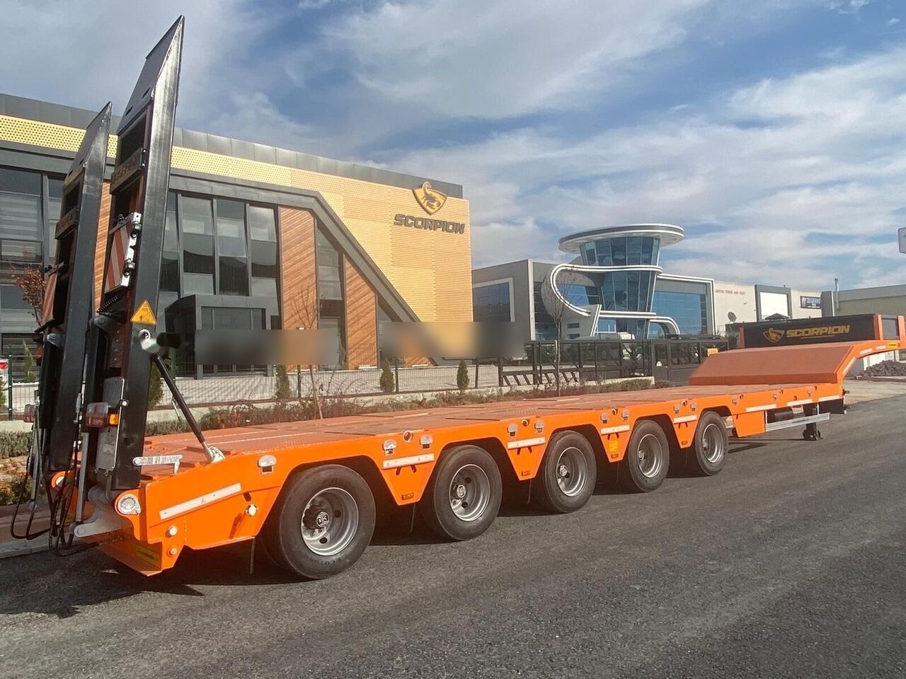 Scorpion Trailer SCORPION TRAILER NEW 5 AXLE LOWBED SEMI TRAILER (MANUFACTURER COMPANY) - Nedbygget platform sættevogn: billede 1 Scorpion Trailer SCORPION TRAILER NEW 5 AXLE LOWBED SEMI TRAILER (MANUFACTURER COMPANY) - Nedbygget platform sættevogn: billede 1