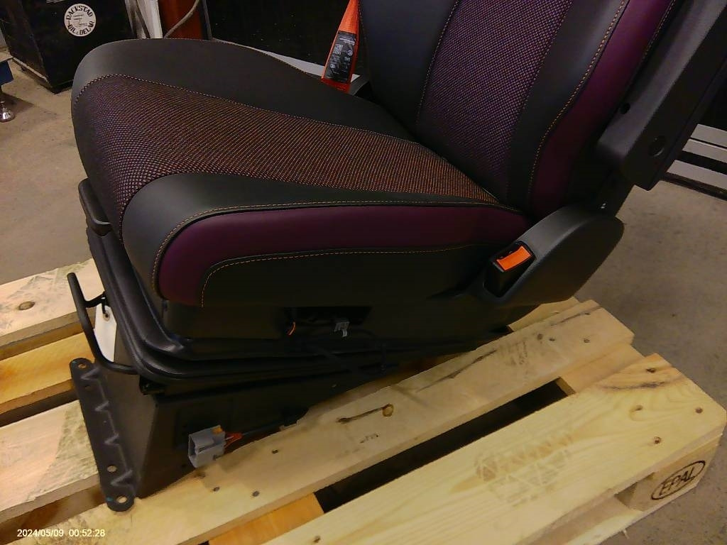 Volvo FM förarstol, 23766422 - Førerhus for Lastbil: billede 3 Volvo FM förarstol, 23766422 - Førerhus for Lastbil: billede 3