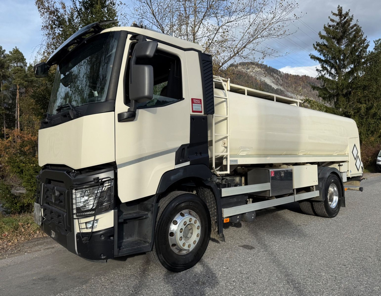Renault C460 4x2, Euro 6,ADR,Diesel Benzin,Rohr Anhaeger Renault C460 4x2, Euro 6c, ADR, Diesel Benzin - Tankbil: billede 1 Renault C460 4x2, Euro 6,ADR,Diesel Benzin,Rohr Anhaeger Renault C460 4x2, Euro 6c, ADR, Diesel Benzin - Tankbil: billede 1