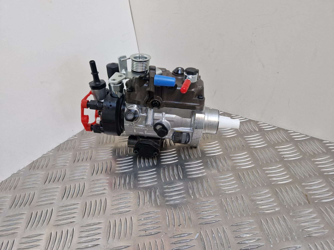 320/06933 12V injection pump 9520A512G Delphi - Motor og reservedele for Entreprenørmaskin: billede 2 320/06933 12V injection pump 9520A512G Delphi - Motor og reservedele for Entreprenørmaskin: billede 2