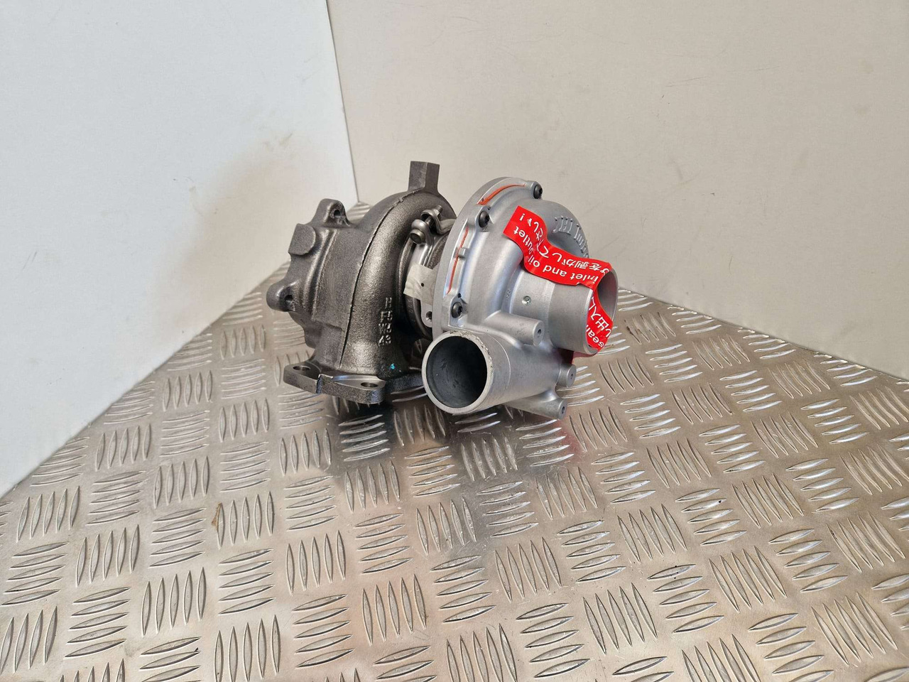 ISUZU 8980302170 Turbo 4HK1 JCB excavator turbo 02/802306 - Motor og reservedele for Entreprenørmaskin: billede 3 ISUZU 8980302170 Turbo 4HK1 JCB excavator turbo 02/802306 - Motor og reservedele for Entreprenørmaskin: billede 3