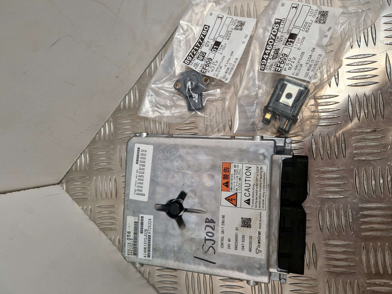 ISUZU ECU 4HK1 XYSJ02B 24V H725324 - Motor og reservedele for Entreprenørmaskin: billede 1 ISUZU ECU 4HK1 XYSJ02B 24V H725324 - Motor og reservedele for Entreprenørmaskin: billede 1