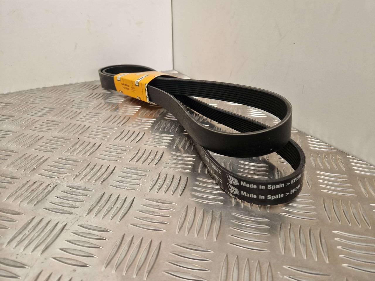 JCB 2079mm drive belt JS130 JS145 JS220 320/08672 - Motor og reservedele for Entreprenørmaskin: billede 2 JCB 2079mm drive belt JS130 JS145 JS220 320/08672 - Motor og reservedele for Entreprenørmaskin: billede 2