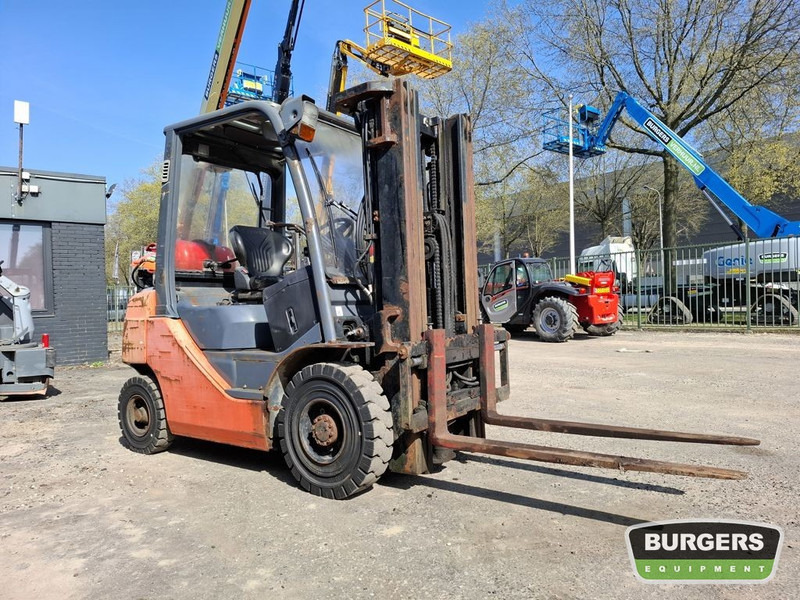 Toyota 02-8FGF20 - Gas gaffeltruck: billede 2 Toyota 02-8FGF20 - Gas gaffeltruck: billede 2