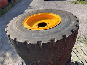 Volvo L50E D C B Wheels Solids / Punkteringsfria 17,5-25 - Dæk for Entreprenørmaskin: billede 1 Volvo L50E D C B Wheels Solids / Punkteringsfria 17,5-25 - Dæk for Entreprenørmaskin: billede 1