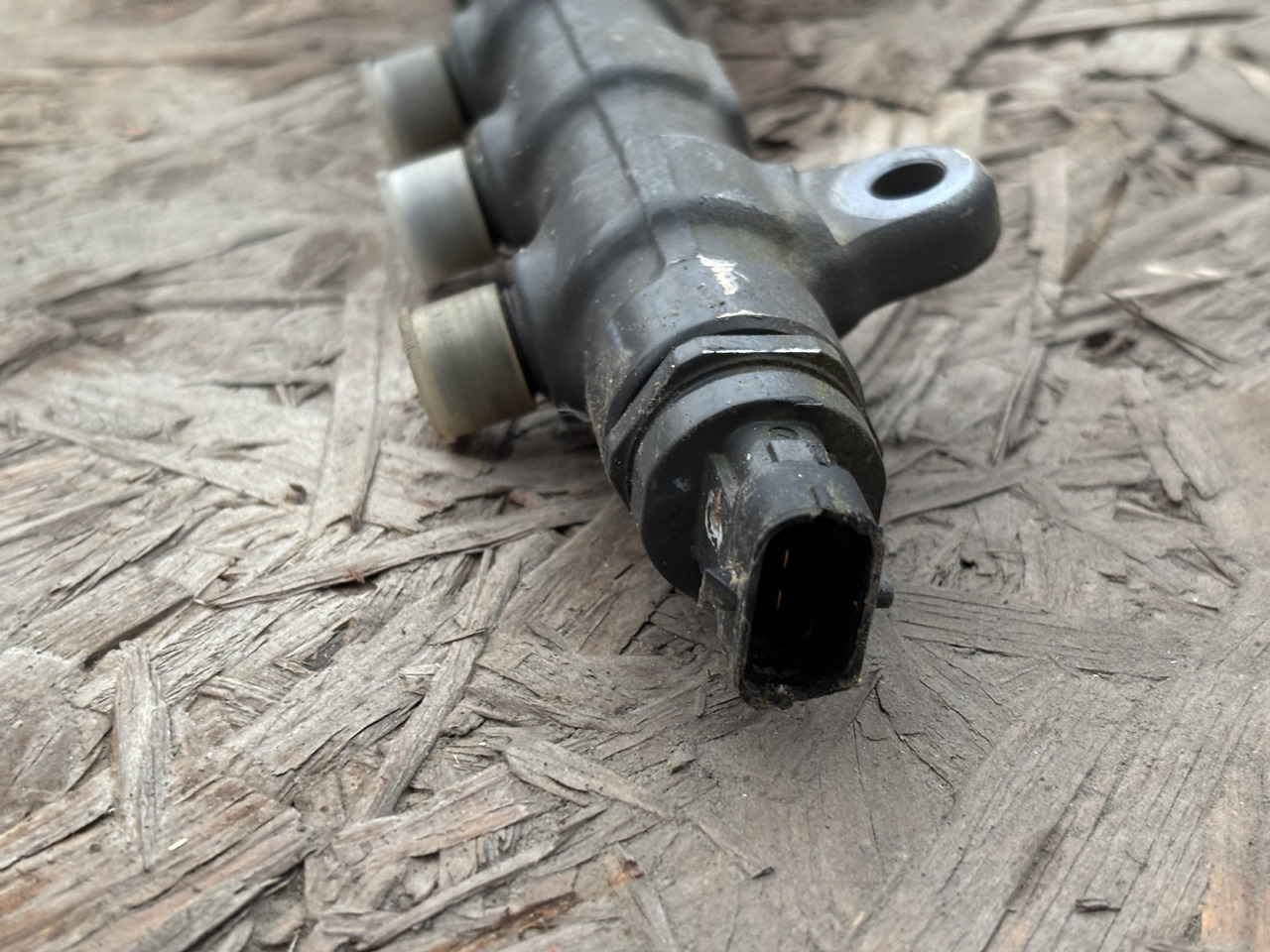 BOSCH 0445226137 Rura Rozdzielacza - Injector for Lastbil: billede 4 BOSCH 0445226137 Rura Rozdzielacza - Injector for Lastbil: billede 4