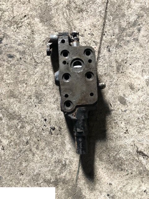 Case IH International - Rozdzielacz Sekcja hydrauliki - Hydraulisk ventil for Landbrugsmaskine: billede 1 Case IH International - Rozdzielacz Sekcja hydrauliki - Hydraulisk ventil for Landbrugsmaskine: billede 1