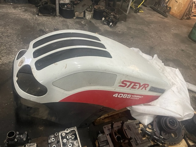 Ciągnik rolniczy Steyr 4085 Pokrywa silnika / Maska / Klapa Silnika - Hætte for Landbrugsmaskine: billede 5 Ciągnik rolniczy Steyr 4085 Pokrywa silnika / Maska / Klapa Silnika - Hætte for Landbrugsmaskine: billede 5