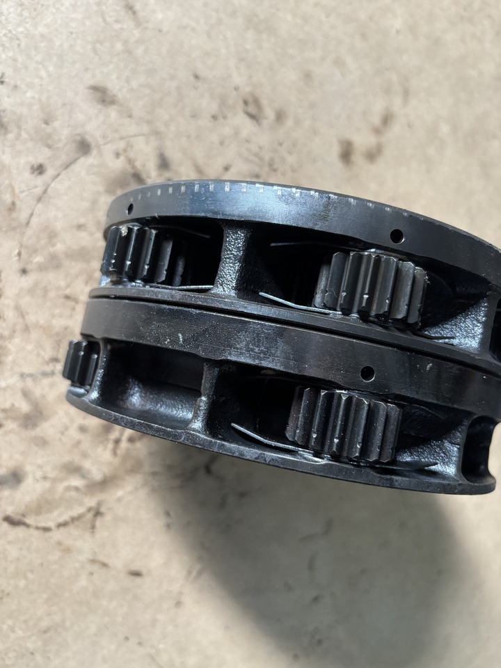 Claas AXION 830 Jarzmo Satelitów Dźwigar 0011571612 0011584502 - Differentialtandhjul for Traktor: billede 5 Claas AXION 830 Jarzmo Satelitów Dźwigar 0011571612 0011584502 - Differentialtandhjul for Traktor: billede 5