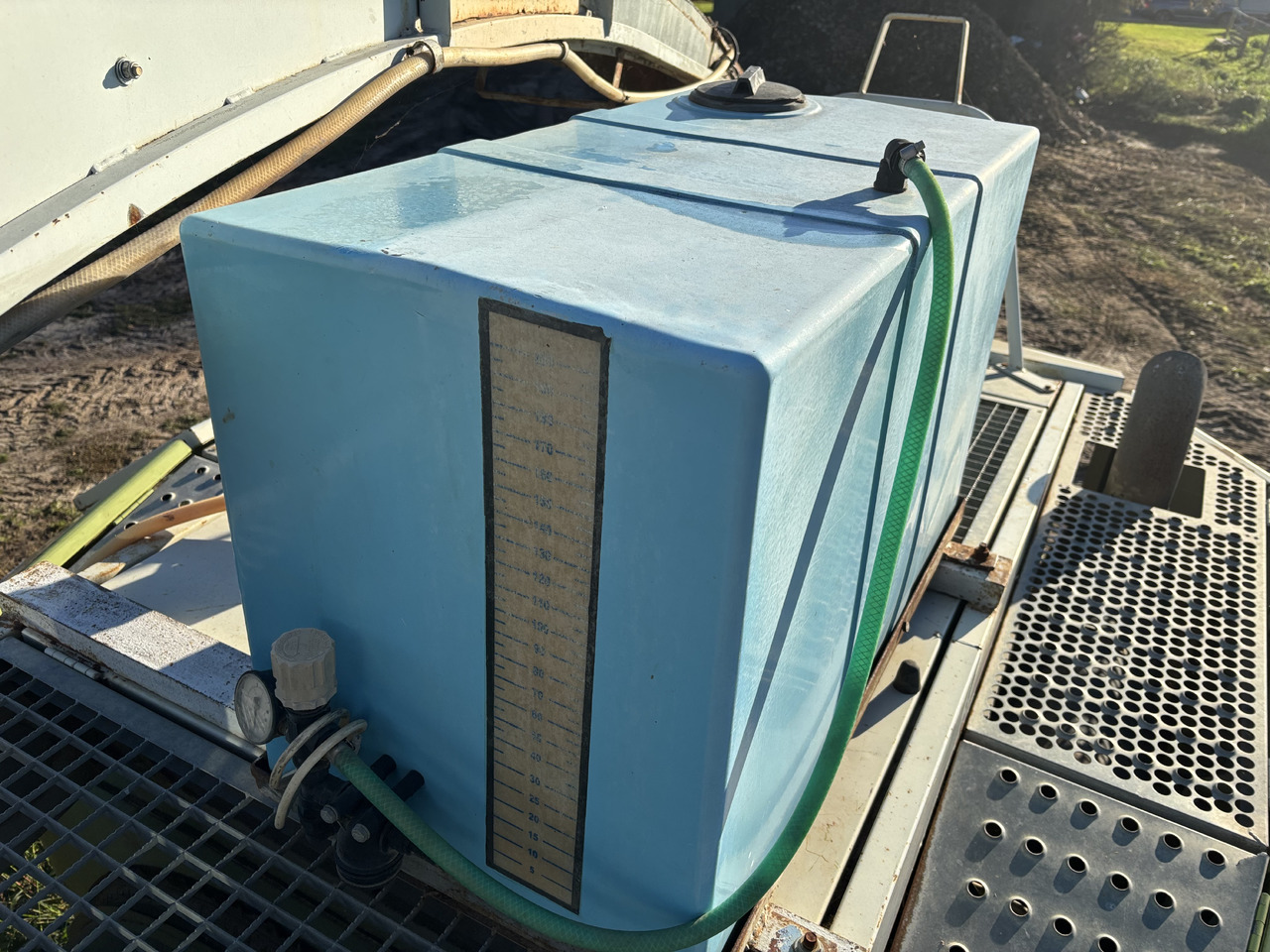 Claas Jaguar 800 820 840 860 880 Zbiornik Hydrauliczny - Hydraulisk tank for Landbrugsmaskine: billede 1 Claas Jaguar 800 820 840 860 880 Zbiornik Hydrauliczny - Hydraulisk tank for Landbrugsmaskine: billede 1