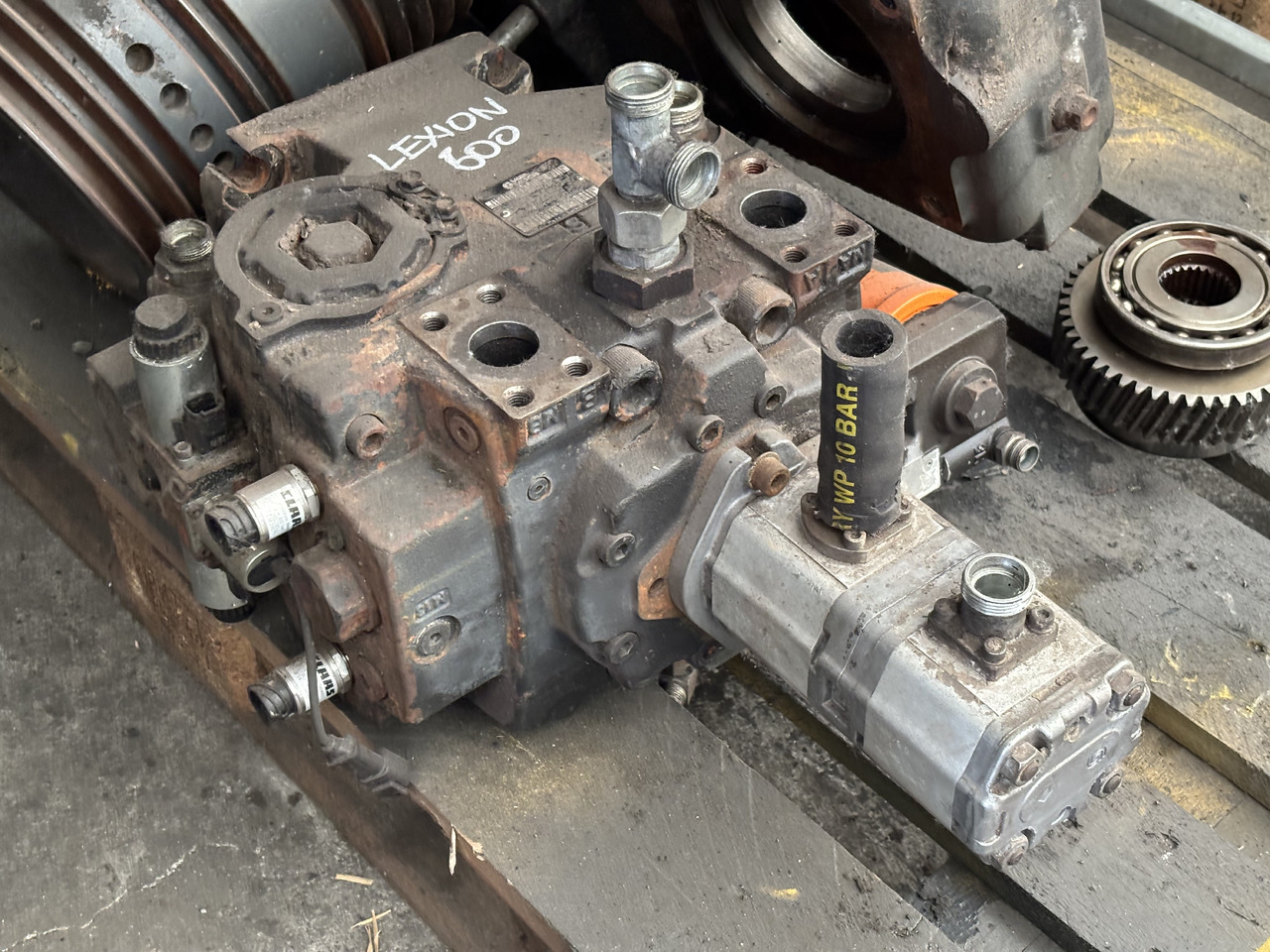 Claas Lexion 600 Pompa Hydrauliczna Hydrostat 0007719121  00 0771 912 1 - Hydraulikpumpe for Landbrugsmaskine: billede 1 Claas Lexion 600 Pompa Hydrauliczna Hydrostat 0007719121  00 0771 912 1 - Hydraulikpumpe for Landbrugsmaskine: billede 1