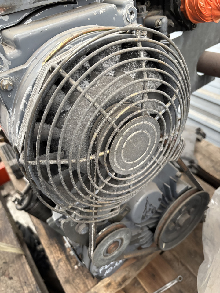 Deutz F2L1011 Silnik Blok Koło Zamachowe Tłok Pokrywa CZĘŚCI - Svinghjul for Landbrugsmaskine: billede 4 Deutz F2L1011 Silnik Blok Koło Zamachowe Tłok Pokrywa CZĘŚCI - Svinghjul for Landbrugsmaskine: billede 4