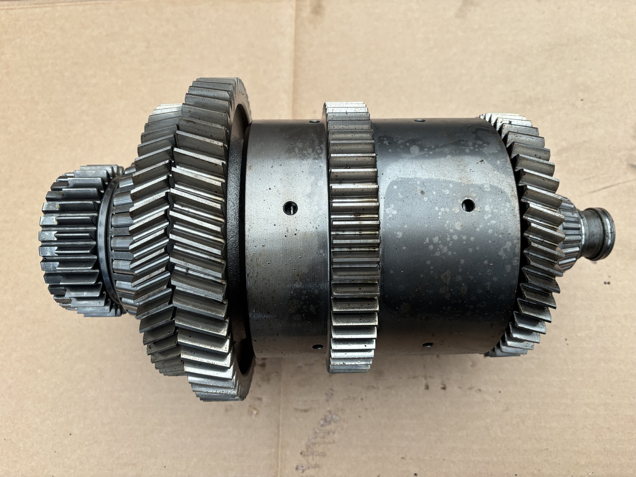 Deutz Fahr Agrotron 230 Skrzynia Biegów Kosz Obudowa Wał Tryb Zębatka Trzpień CZĘŚCI - Gearkasse for Landbrugsmaskine: billede 1 Deutz Fahr Agrotron 230 Skrzynia Biegów Kosz Obudowa Wał Tryb Zębatka Trzpień CZĘŚCI - Gearkasse for Landbrugsmaskine: billede 1